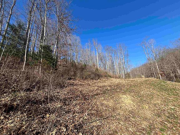 4th image of Graceland Hills Ests