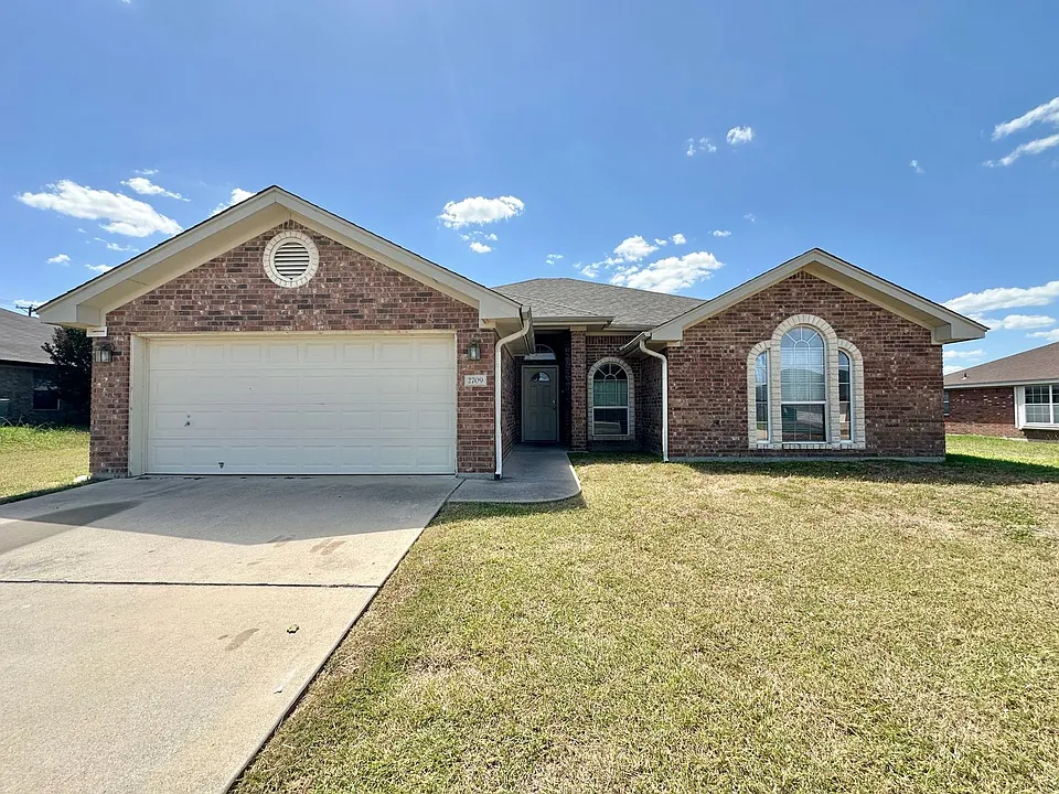 2709 Hydrangea Ave