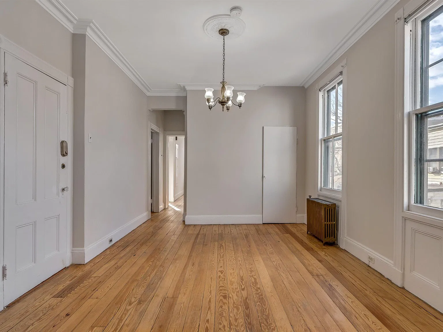 3 bed, 1.0 bath, $3,200 — Photo 4