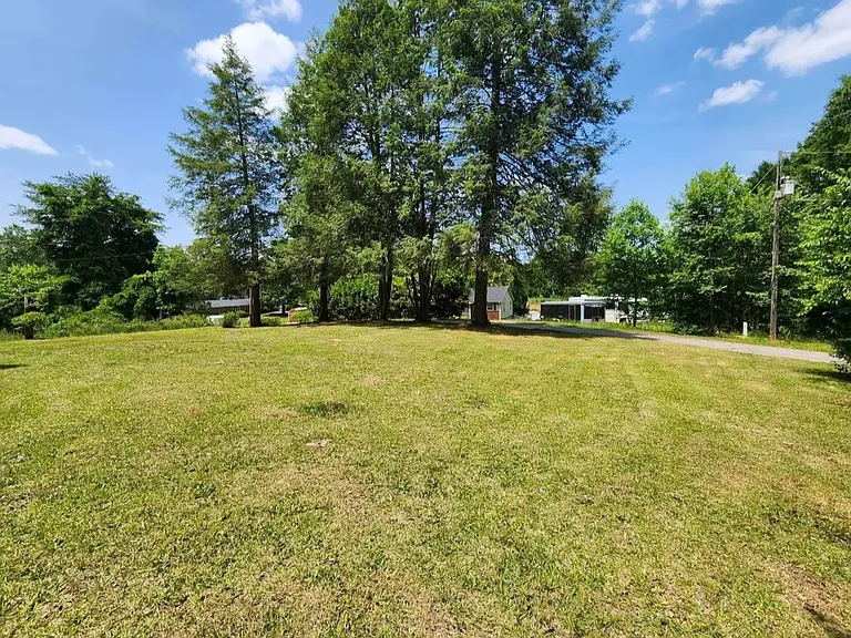 112 Jackson Ave — Photo 16
