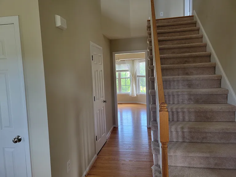 110 Amethyst Dr — Photo 36
