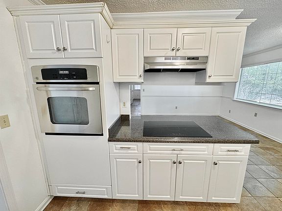5th image of 2994 Egan Dr