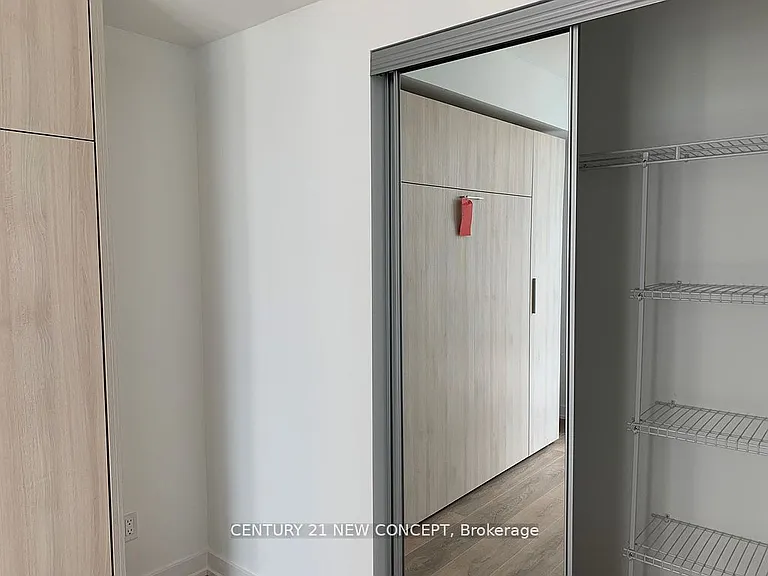501 Yonge St #1603 — Photo 17