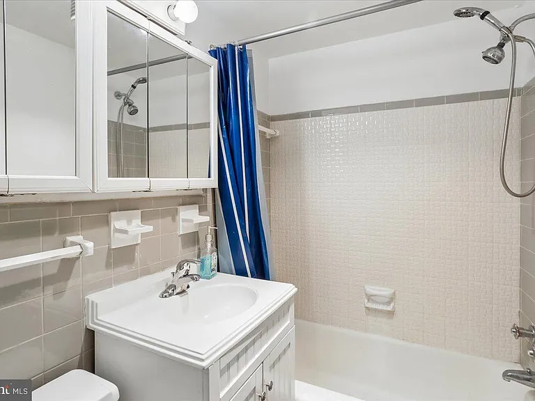 10201 Grosvenor Pl #1226 — Photo 20