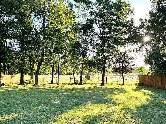 4th image of 181 County Road 4220