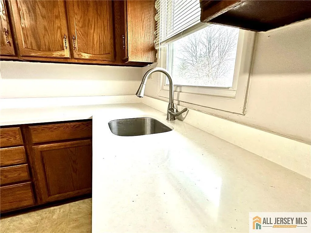 2 bed, 1.5 bath, $2,200 — Photo 3