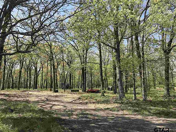 4th image of 470 County Road 1410