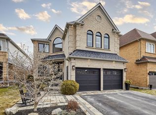 9 Artesian Dr, Whitby, ON L1P 1X7
