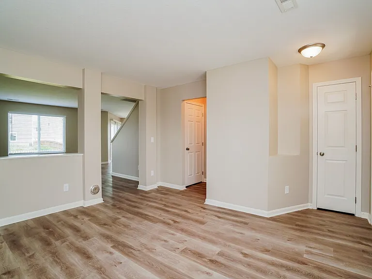 1249 Candora St — Photo 5