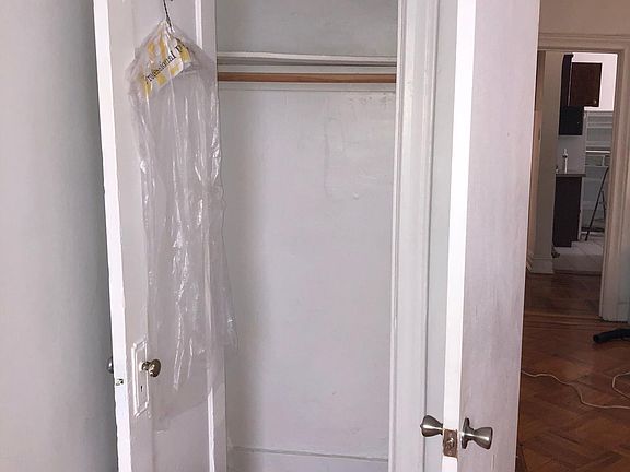 3rd image of 529 Herzl St