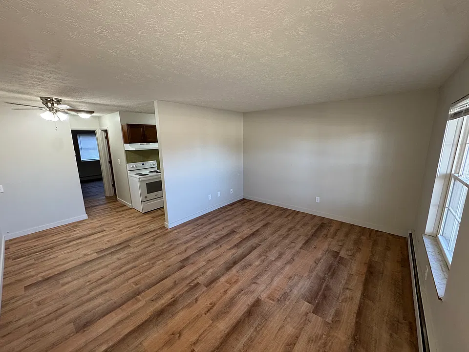 1566 Coventry St