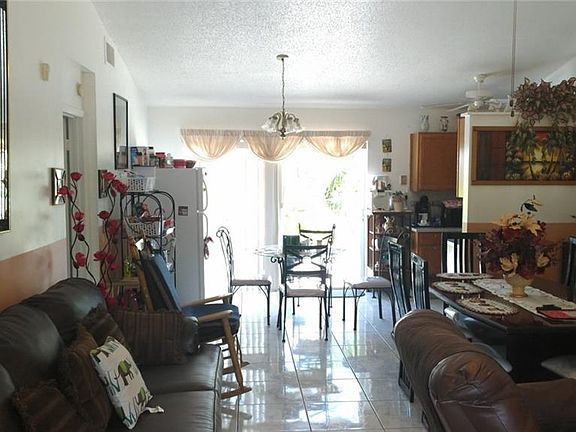 4th image of 957 Kentucky Woods Ln E