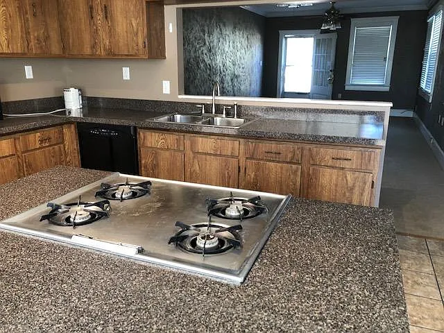 2 bed, 1125 sqft, $1,250 — Photo 4