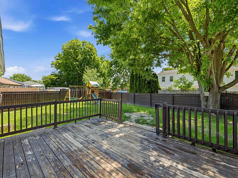 4195 Burningtree Rd — Photo 4