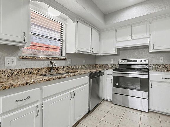 5th image of 113 Oak Tree Dr