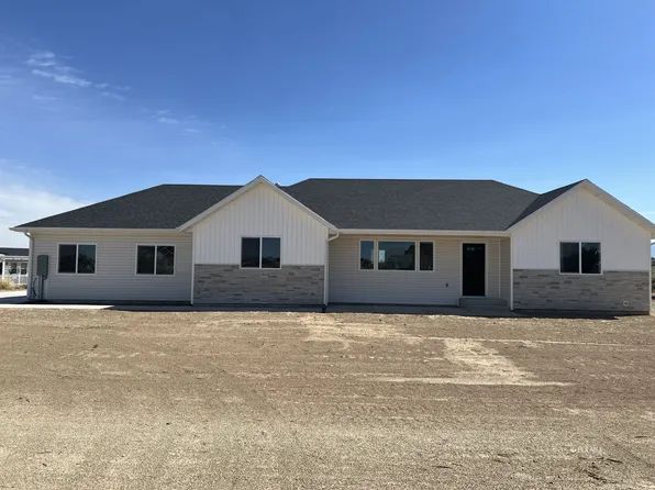 991 Wolf Creek Ln, Spring Creek, NV 89815