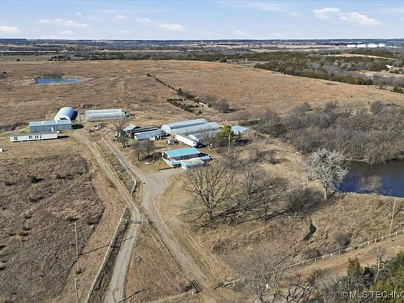 3rd image of 760707 S County Road 3520 Rd