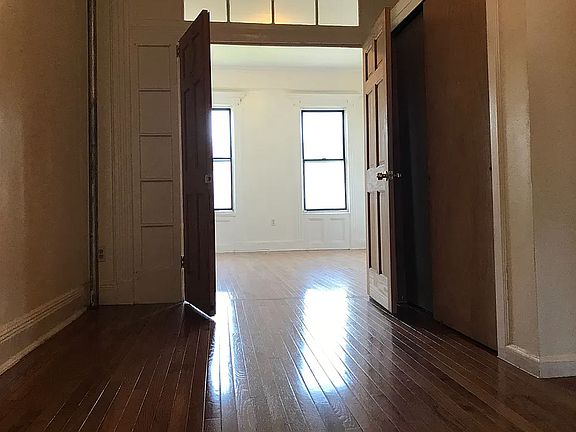 3rd image of 1502 Dekalb Ave APT 3R