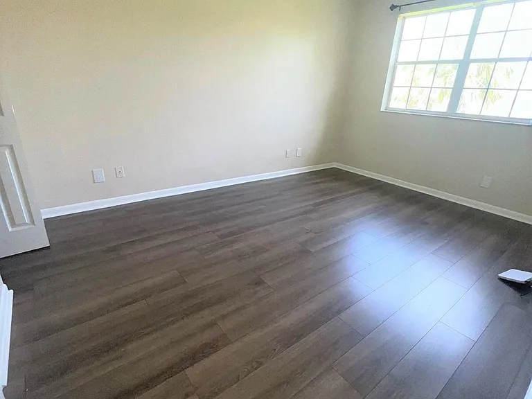 751 Cypress Ln #L7 — Photo 6