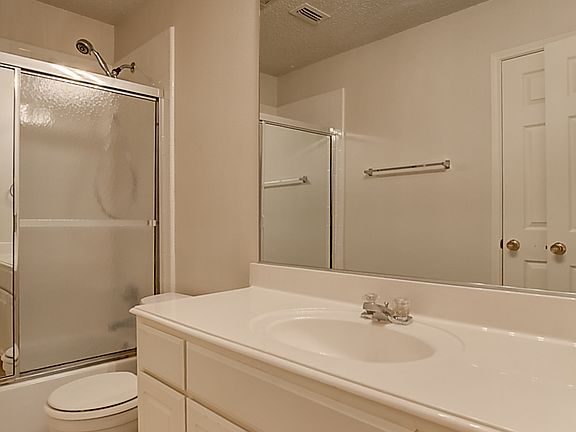 3rd image of 3818 Fairfield Pl