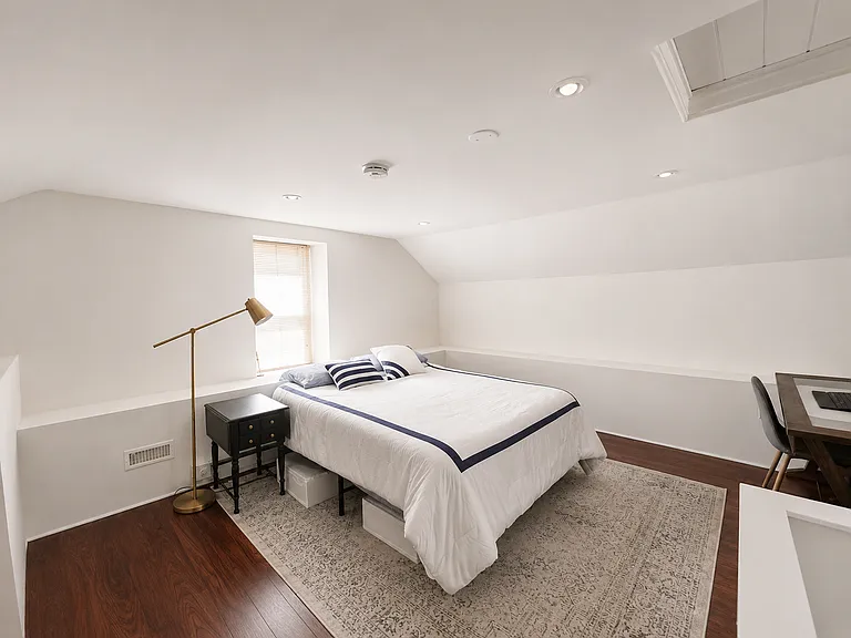 352 W 5th Ave — Photo 11
