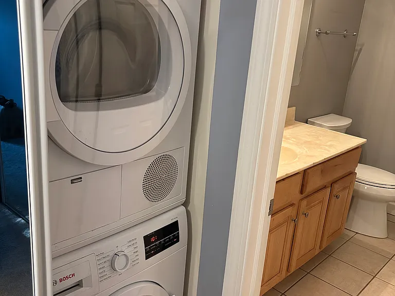 910 W Alleghany Dr #1C — Photo 5