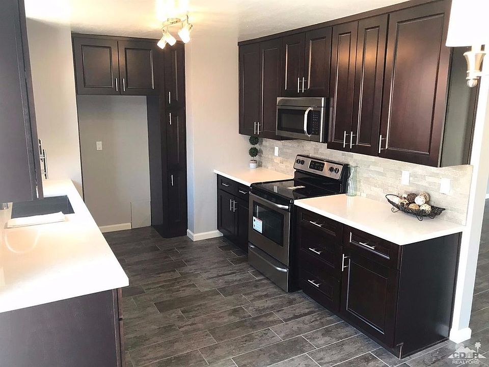 1st image of 54346 Avenida Velasco