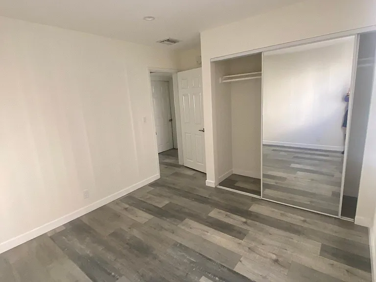 2310 Montrose Ave #3 — Photo 10