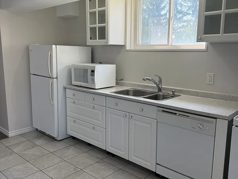 135 Monarch St #BASEMENT — Photo 1