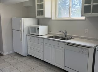 135 Monarch St #Basement, Welland, ON L3C 0E6