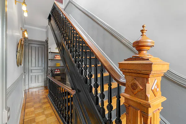 Sold by Corcoran | media 14