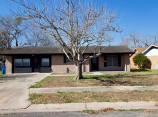 1203 Yosemite, Beeville, TX 78102