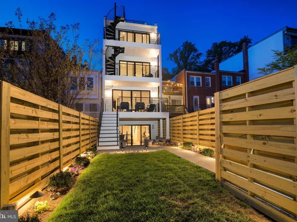 3628 Whitehaven Pkwy NW, Washington, DC 20007