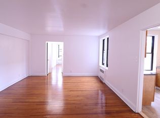 86-09 208th St #2G, Queens Village, NY 11427