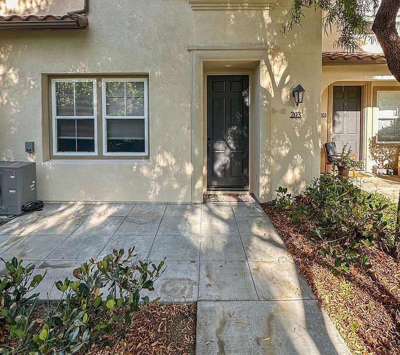 1st image of 203 Calle Campanero