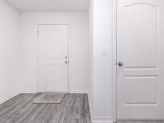 3rd image of 1668 Wynford Cir