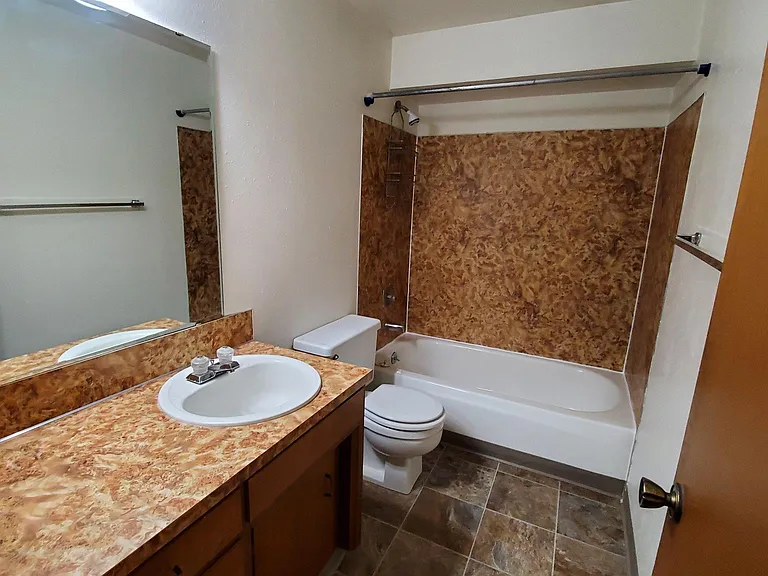1510 Loraine St — Photo 12