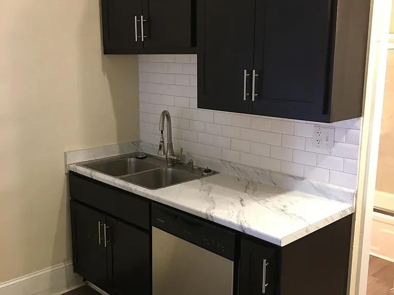 701 Madison Ave — Photo 1
