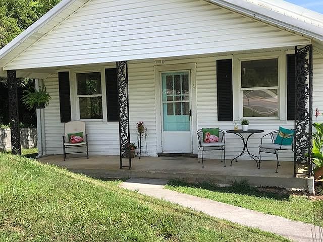 1st image of 124 Academy Dr