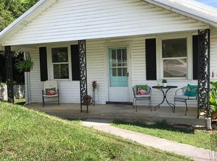 124 Academy Dr, Abingdon, VA 24210
