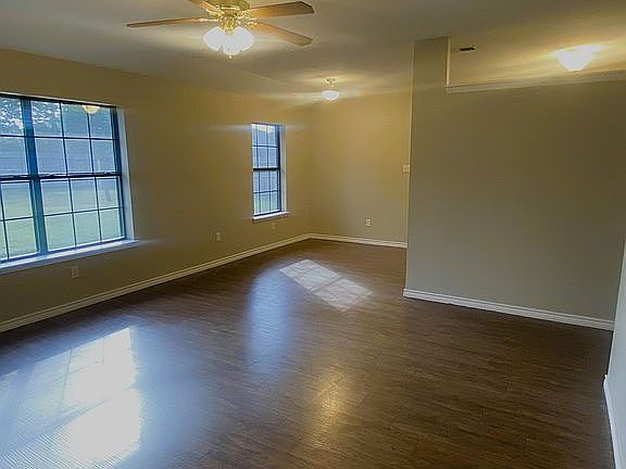 4th image of 1808 Sprucewood Ave