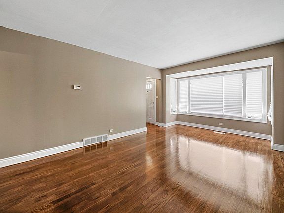 4th image of 7609 Lawler Ave