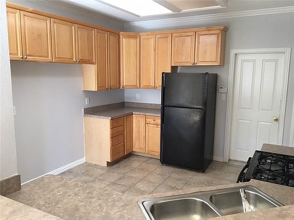 3rd image of 336 Regency Dr
