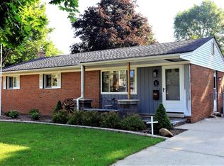 301 Nichols Dr, Saline, MI 48176