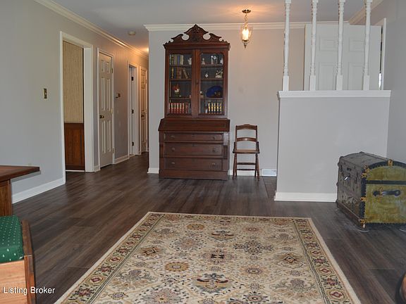 5th image of 1410 Manor Way