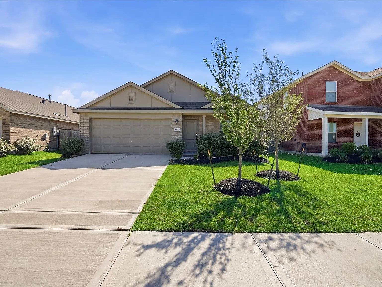 4 bed, 2.0 bath, 1730 sqft, $2,200 — Photo 1