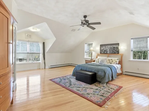 15 Nichols St, North Reading, MA 01864