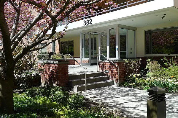 Rented by Corcoran | media 18