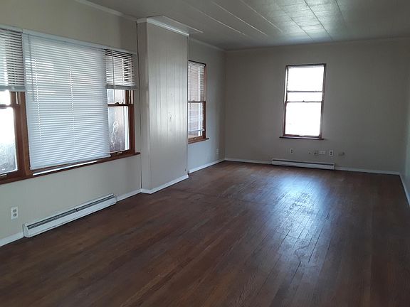 2nd image of 101 E 11th St