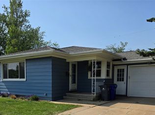 2222 Evergreen St NE, Cedar Rapids, IA 52402